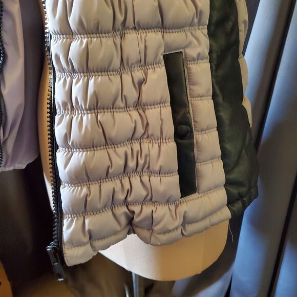 Cache Gray & Black Faux Leather Trim Puffer Vest, Size Med - Picture 4 of 9